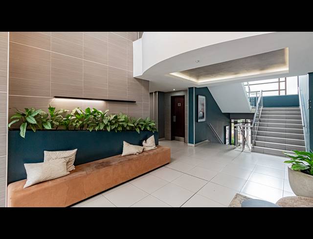 312M² OFFICE TO LET IN HYDE PARK